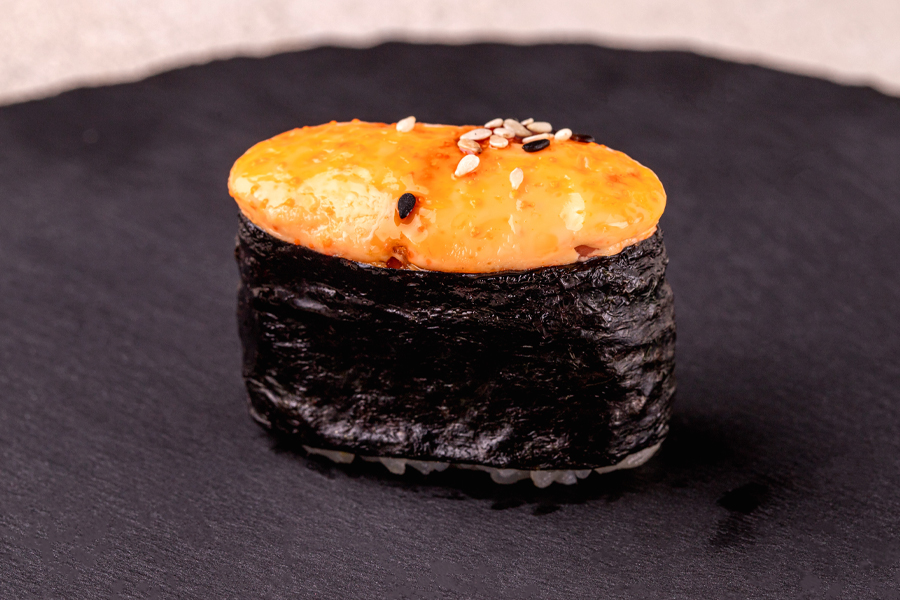 Запеченные суши с гребешком